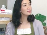 巷で噂の「おばさんレンタル」サービス28は、優しくてお人好しのおばさんの個性を生かして、どこまでやってくれるのか試した結果…中出しセックスまでさせてくれた！