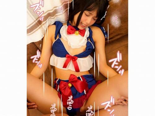 【他人妻NTR】寝てる妻のスマホを覗いたら...イケメン美容師に酔った勢いでホテルで無理やりパコられチ〇コ堕ちして不倫関係に...