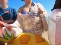 〖素人ナンパ〗うわっ 乳でっかぁ～　友達同士で相互マッサージ　我慢できずにドピュッとなか出し