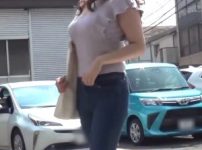 39歳には見えないほど綺麗な美熟女を主婦モデルとナンパ連れ込み！恥ずかしがる美他人妻がマイクロビキニ姿で不倫H