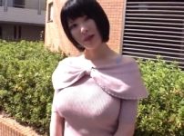 〖奥様マダム〗人肌さみしい半熟妻　規格外のバストで処女男君を受入れてくれます